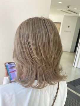 ブランシェ JR勝川駅前店 ハイトーンミルクティーベージュカラー/ブリーチあり《reiji》