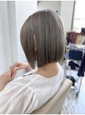ハイトーングレージュ