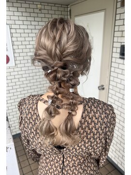 フェリーチェ(Felice) ツインヘア　編みおろし　ポニーテール　ヘアセット