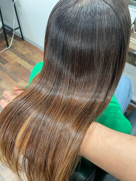 スリアン(sourian) インナーカラーブリーチ縮毛矯正×髪質改善