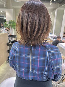 ナナローネス(nana loness) ゆるふわミディアム　レイヤーカット レイヤーボブ くびれヘア