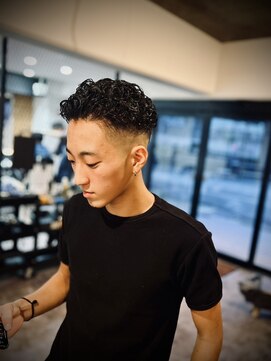 ベイブヘアー(BABE HAIR) スキンフェード　パーマスタイル