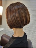 耳かけショートボブ　絶壁解消ヘア　クビレショート