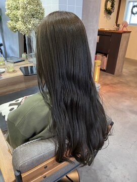 ティティ(TiTi) 透明感抜群！オリーブベージュ[TiTi_福田りの]