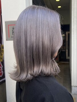 ロア 福岡天神本店(LORE) ダブルカラーミルクティーベージュカラーショートボブブリーチ