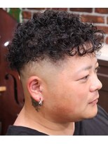 アクセプトザワールドバーバー(Accept the world barber)&nbsp;強めスペインカール×スキンフェード