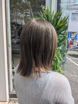 ロエネ(LOENE) ［佐々木］アッシュグレージュ×切りっぱなしミディアム