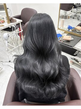 アイズ 横浜(IS) 【nanami指名】ブルーブラック/レイヤーカット