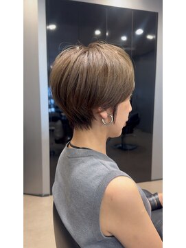 ハルキ ミナト ジャパン オオサカ(HARUKI MINATO japan OSAKA) 大人ショート 40代50代60代ヘア 白髪 大阪ショート 梅田