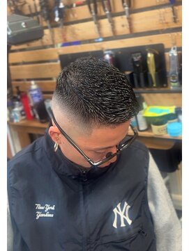 濡れパン/フェードカット/アイロンパーマ