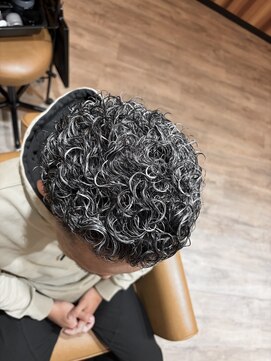 フロウ(Flow) 極道パーマ×ホワイトメッシュ