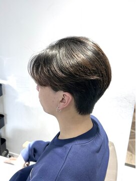 ネオリーブウリ 二子玉川店(Neolive uri) ブルーブラックフェザーパーマサーフカールセンターパート