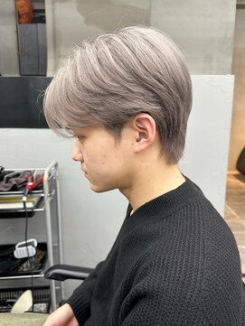 ギークス(GEEKS) 【GEEKS渋谷】センターパート/シルバーホワイト/メンズブリーチ
