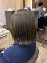 アルターリール(aL ter Rire)&nbsp;着物ヘア/ダークアッシュ/ミディアムレイヤーカット/杉田花乃