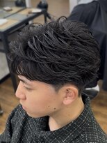 メルシー トータル ブランディング サロン(merci TOTAL BRANDING SALON)&nbsp;メンズフェザーパーマ　ツーブロック毛流れセンターパート