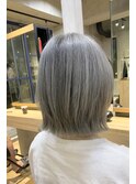ホワイトグレー