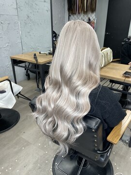 ヘアスタジオワン 藤沢店(HAIR STUDIO ONE) ホワイトアッシュベージュ
