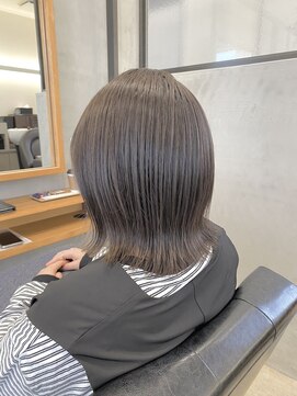 ソッカ(socca) 切りっぱなしミディアムレイヤーボブ