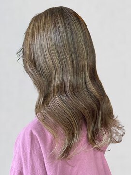 ティアトロアンドリミテバイティアトロ(teatro&limite by teatro) ハイライト ベージュカラー ベージュカラー ロング 30代