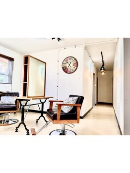 髪の芯まで潤いチャージ！高保湿TR”フローディア”でパサつき・広がりを根本から改善する贅沢ケア★