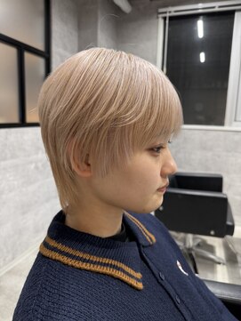 ルイス(L'wis) ショートウルフ.中性ウルフ.ブロンドカラーミルクティーアッシュ