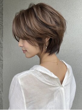 レリーノーブル 西宮北口(RelyNoble) 40代大人ショート×明るい白髪染めで柔らか透明感[西宮北口]