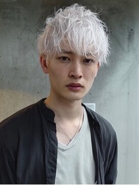ネハス 名古屋栄店(nehus.) MEN’S HAIR/サーフカール/刈り上げセンターパート/ブリーチ