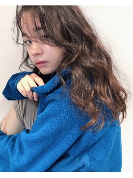 コフィー バイ メルト 吉祥寺(cofy by melt) 《cofyスタイル》重めミディのハードパーマ透明感ベージュカラー