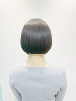 ミニボブ　バックシルエット