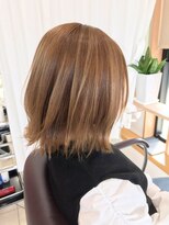 メタ(META) ハイトーンでも挑戦したいのはエレガントな女っぽベージュカラ―