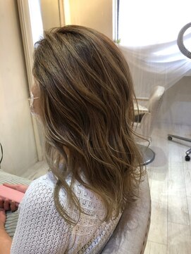 ナンバー ユアイロ 川崎(N° uairo) 【末安】バレイヤージュ/川崎駅西口徒歩5分