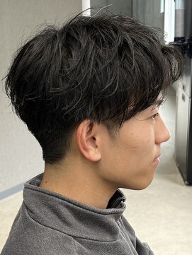 フイ 恵比寿(Hui) センターパート/刈り上げセンターパート/毛流れ