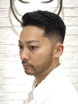 ヨシザワインク プレミアム 横浜 桜木町店(YOSHIZAWA Inc. PREMIUM)&nbsp;メンズ黒髪バーバーサイドパートスキンフェード/理容室