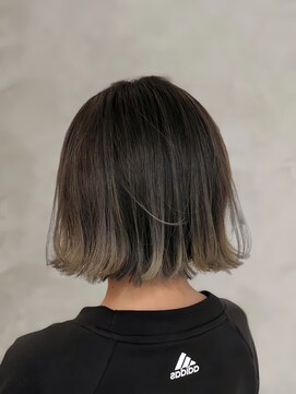 リノ(Lino) 切りっぱなしボブ×グラデーションカラー