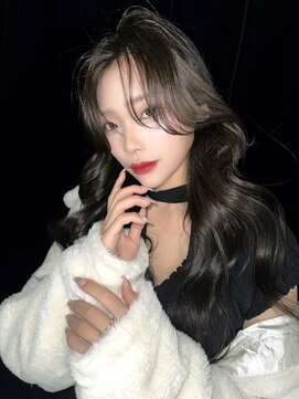 ユーフォリア 渋谷グランデ(Euphoria SHIBUYA GRANDE) ダークカラー　センターパート　顔周りカット　くびれヘア　艶髪