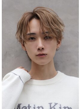 オーシャントーキョーウエスト 心斎橋 (OCEAN TOKYO WEST) メンズヘアセンターパート毛流れベージュ