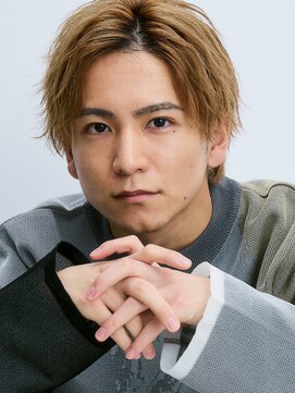 ガリカ 蔵前(Gallica) ラフに決まるセンターパート、おしゃれ大人ニュアンスパーマ