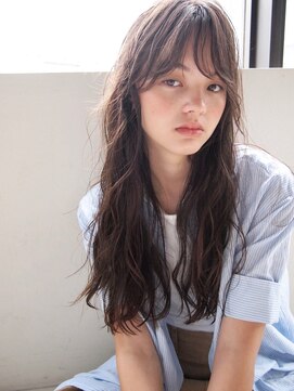 コス(kos) 縦に落ちるシルエットのルーズウェーブ