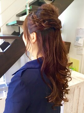 ヘアステーションフラット(HAIR STATION FLAT) ハーフアップ