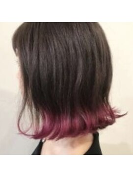 カノイ(KANOI) 裾カラー×レッドピンク×外ハネボブ