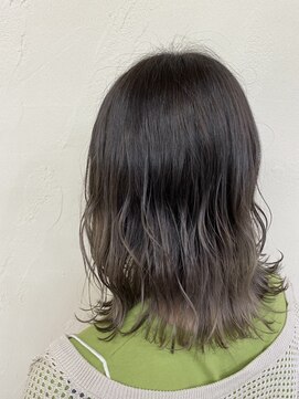 アップル(APPLE) グレージュカラー