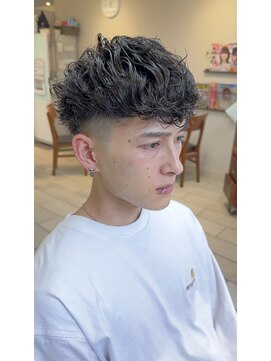 テトラ バイ ネオリーブ 横浜西口店(tetra by neolive) 横浜★人気フェードツイスパスペインカール