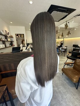 オーバルヘアー(OVAL hair) ストレートロング/ハイライトカラー