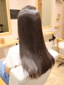 ワンアンドオンリー(One And Only) 暗髪オリーブグレージュ髪質改善大人可愛いロングヘアストレート