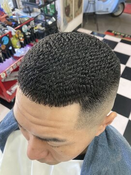 ハウディー(HOWDY) バズニグ○　世界一短いパンチパーマスタイル【HOWDY前橋店】