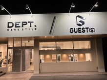 シロ(shiro.)の雰囲気(看板が2つありますが右側のほうです!)