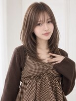 ユーフォリア エヌ 池袋サンシャイン通り店(Euphoria +n)&nbsp;ミディアムレイヤー外ハネシースルーバングアッシュベージュ