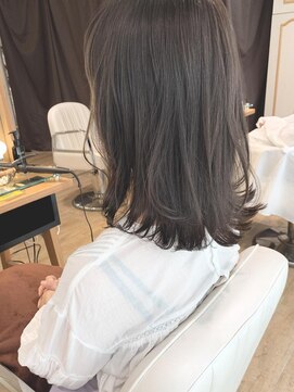 ネオリーブ チロル 横浜西口店(Neolive CiroL.) ふんわりミディ　ライトアッシュベージュ