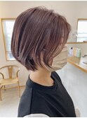 ピンクベージュ