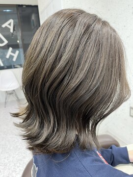 アデプト 北千住店(adept) 【adept北千住　エリスタイル】くびれヘア×アイスグレージュ